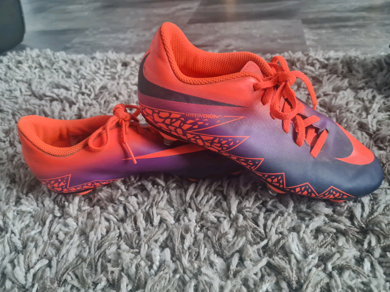 nike hypervenom size 4